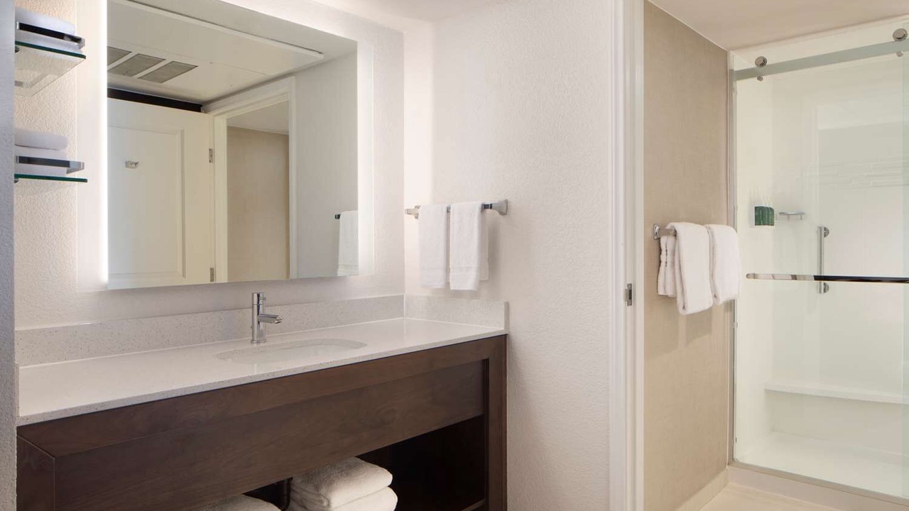 Photo of Bathroom in Raisin