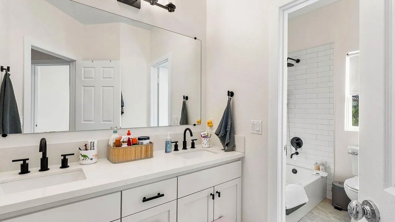 Photo of Bathroom in Palmdale