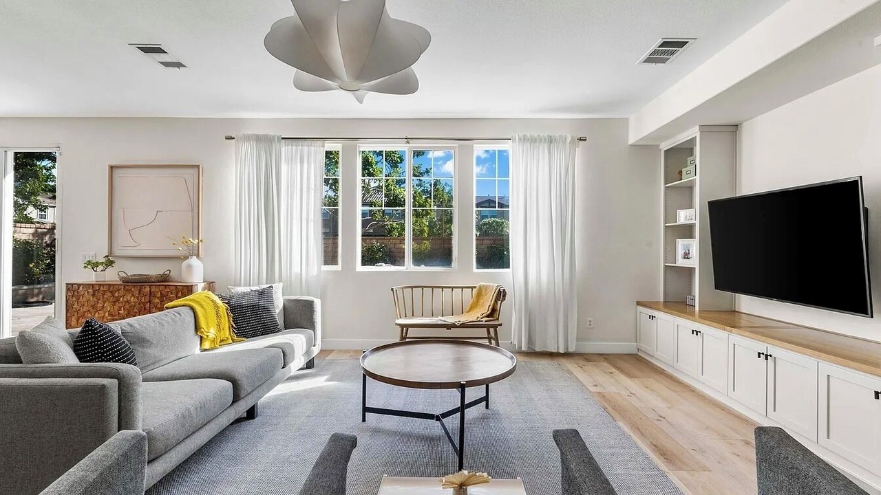Photo of Livingroom in Palmdale