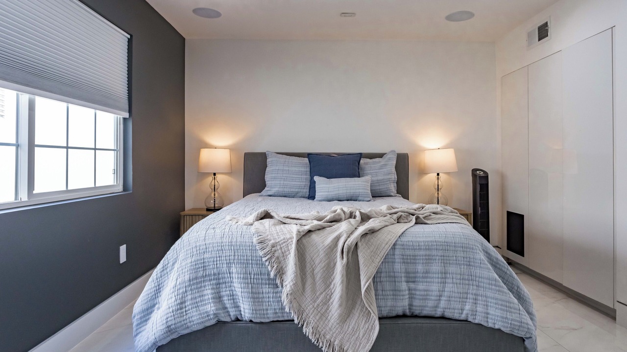 Photo of Bedroom in Valley Village