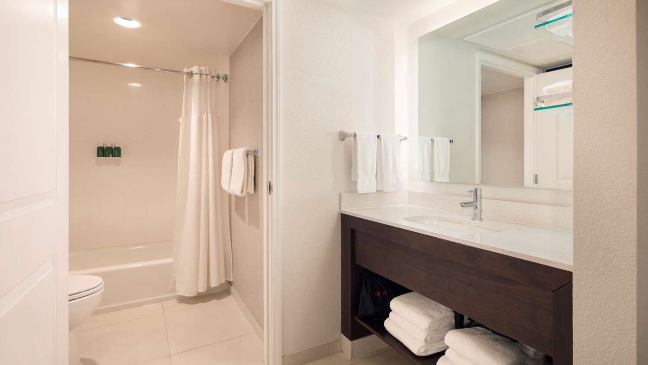 Photo of Bathroom in Raisin