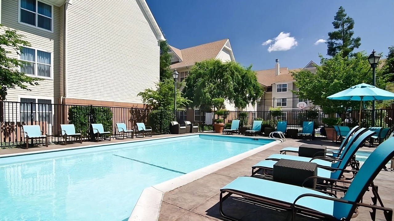 Photo of Outdoor in Raisin