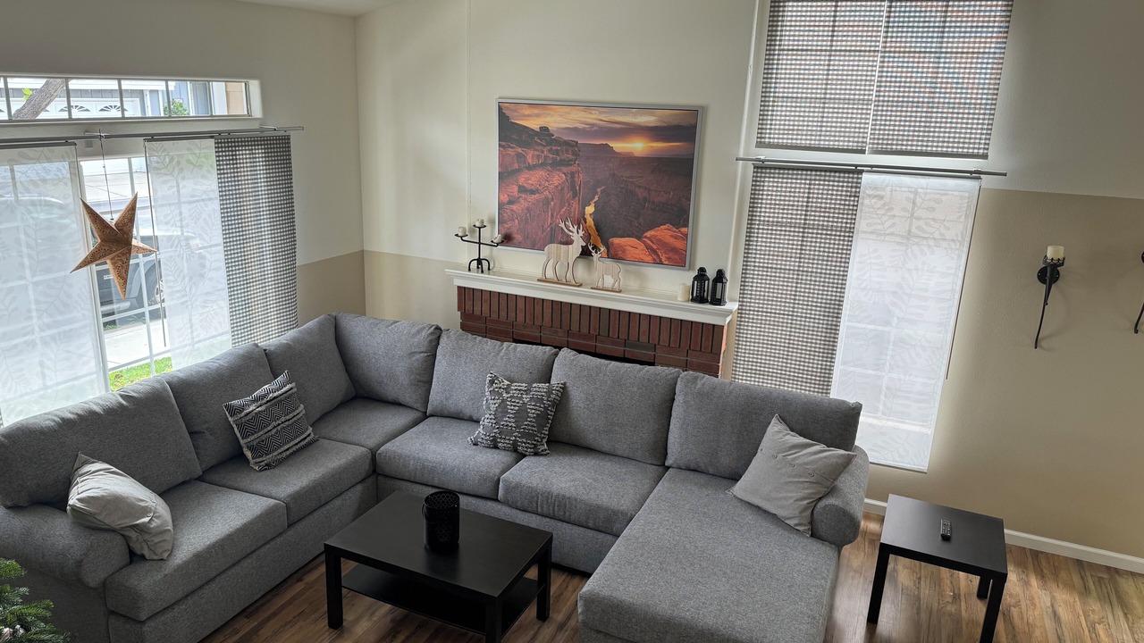 Photo of Livingroom in Tustin