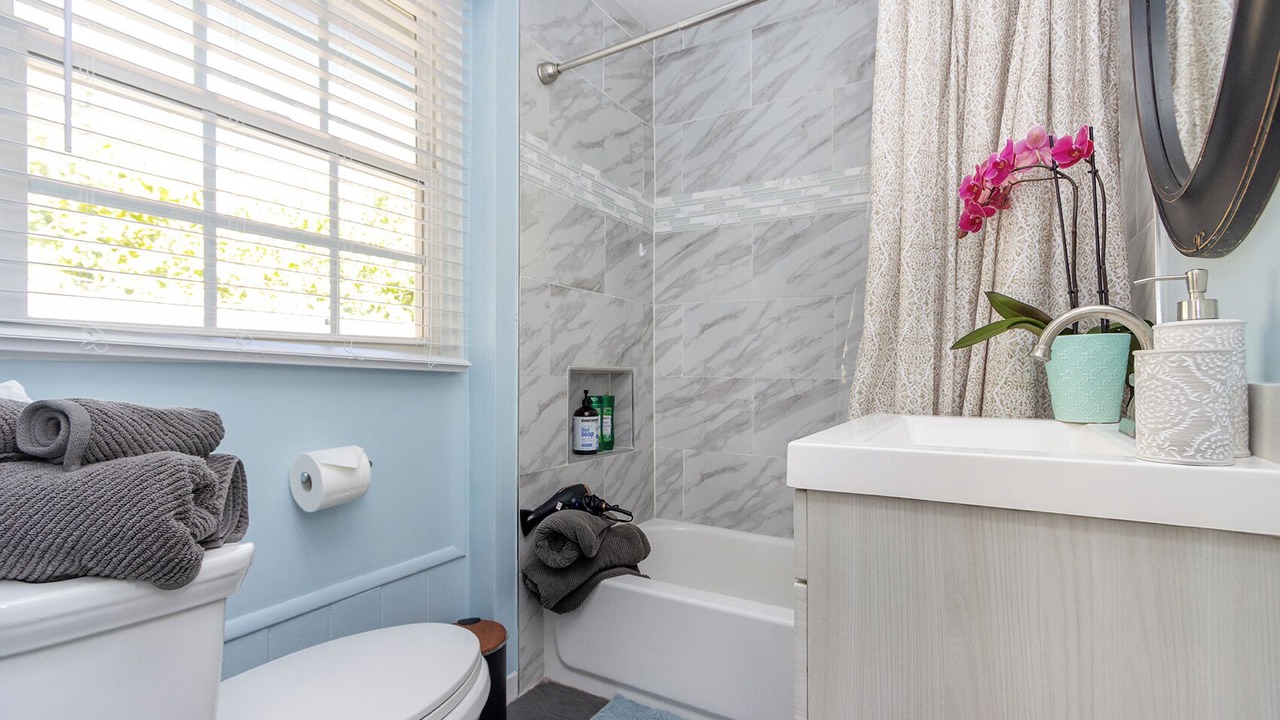 Photo of Bathroom in Alta Mesa