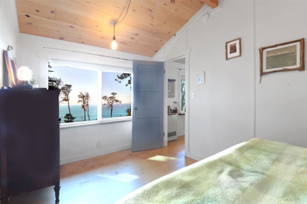 Photo of Bedroom in Timber Cove