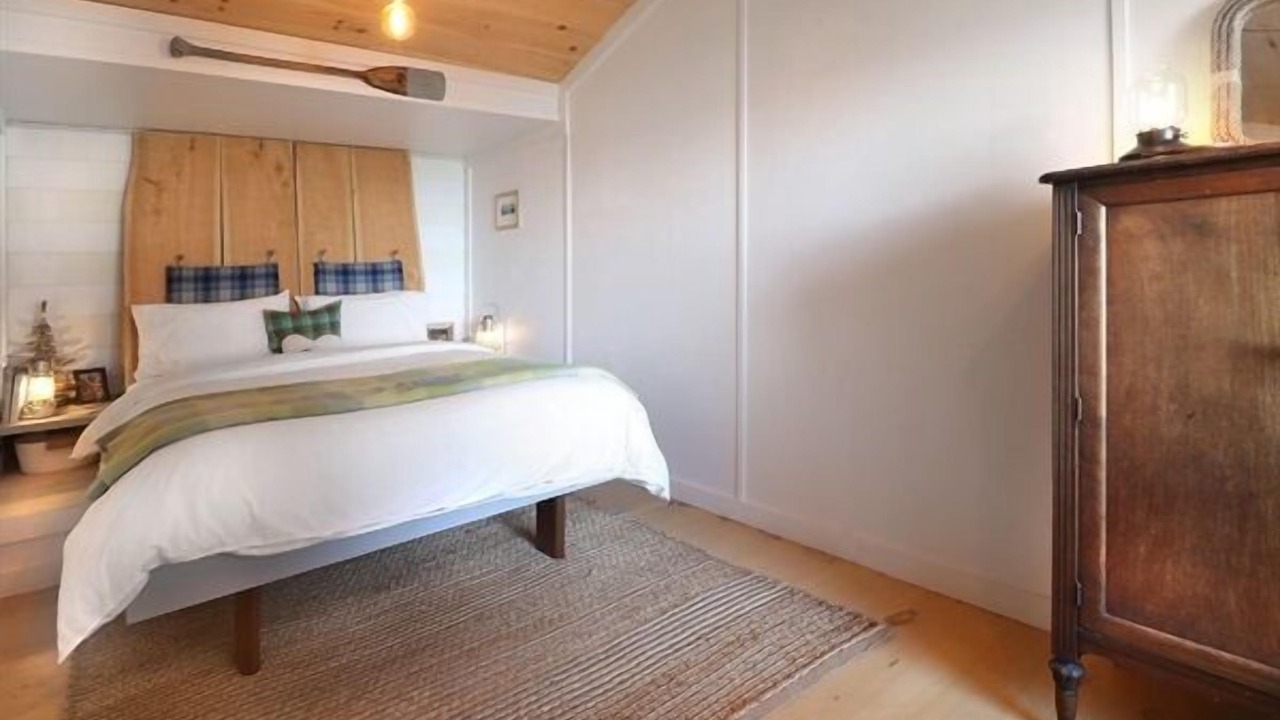Photo of Bedroom in Timber Cove