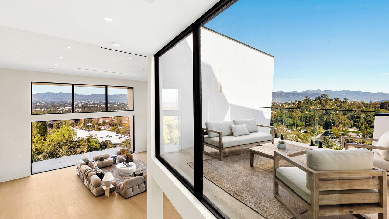 Photo of Livingroom in Hollywood Hills