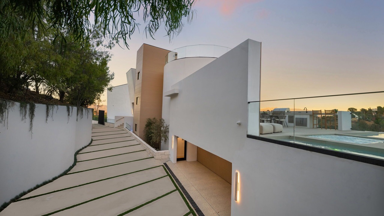Photo of Patio Balcony in Hollywood Hills