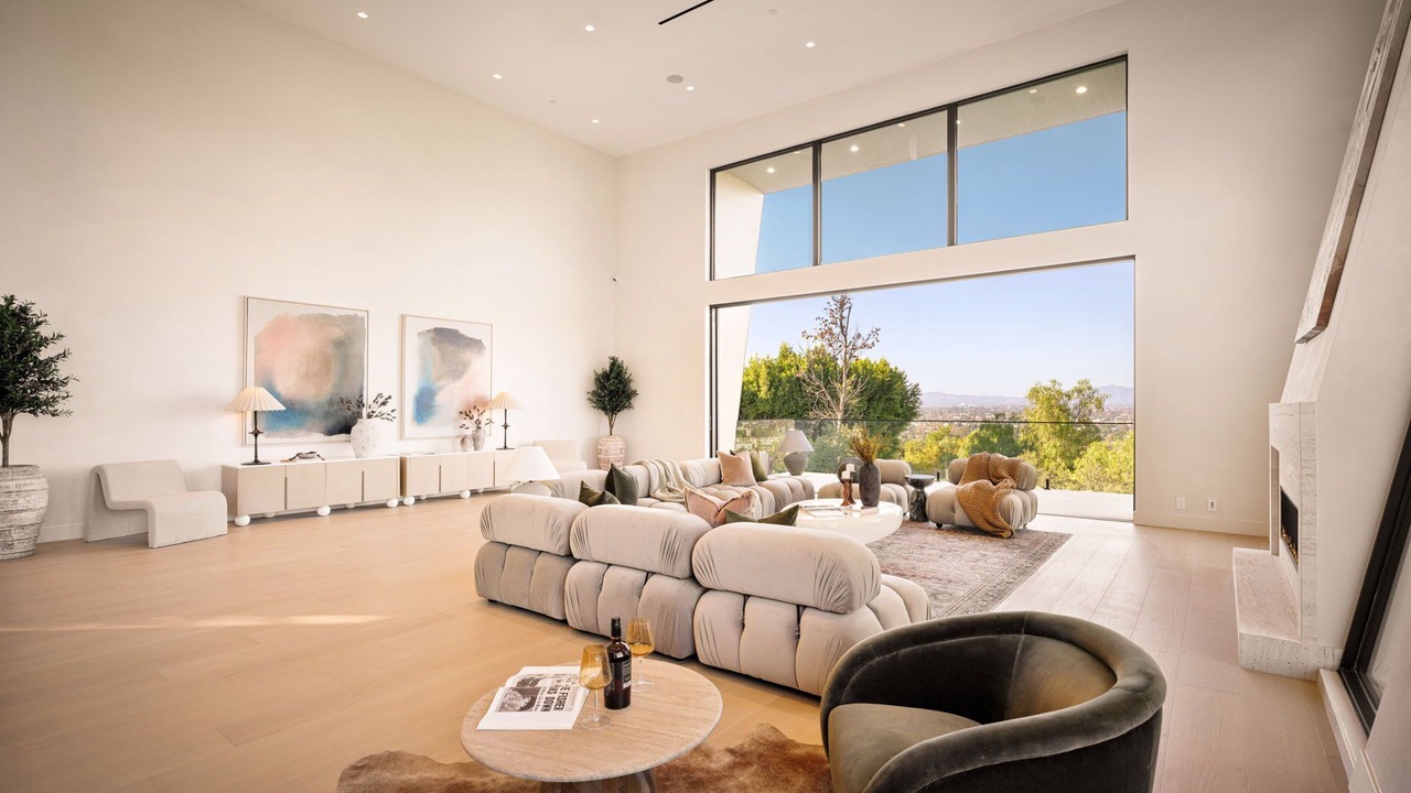 Photo of Livingroom in Hollywood Hills