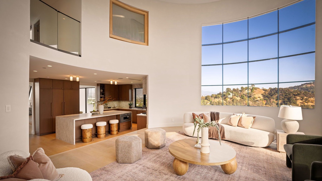 Photo of Livingroom in Hollywood Hills