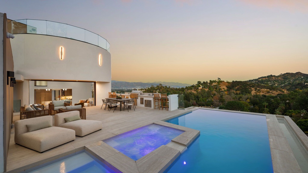 Photo of Outdoor in Hollywood Hills