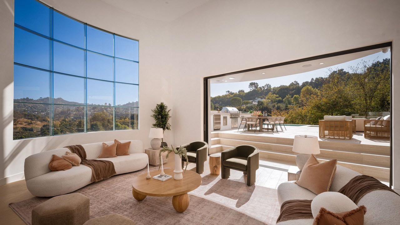 Photo of Others in Hollywood Hills