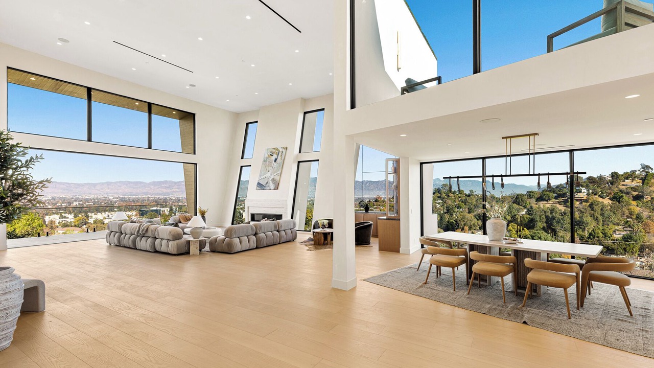 Photo of Others in Hollywood Hills