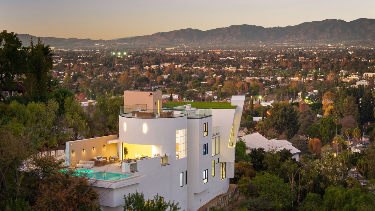 Photo of Outdoor in Hollywood Hills