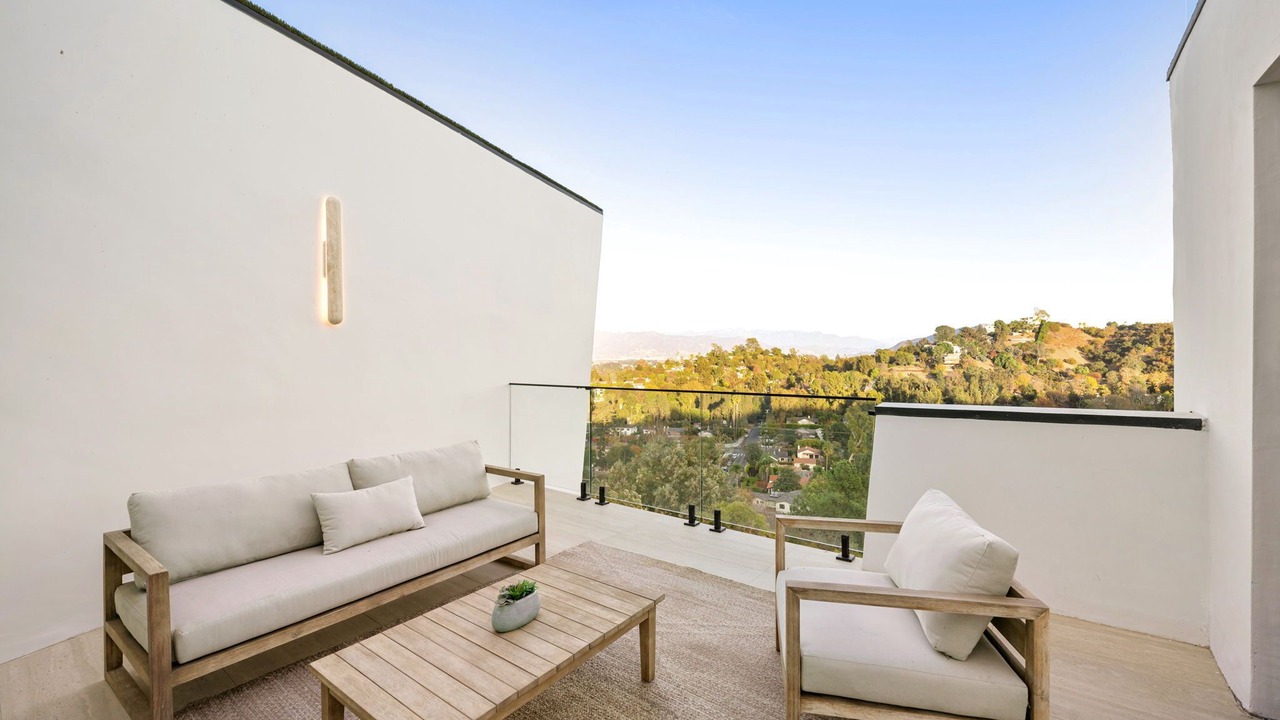 Photo of Outdoor in Hollywood Hills