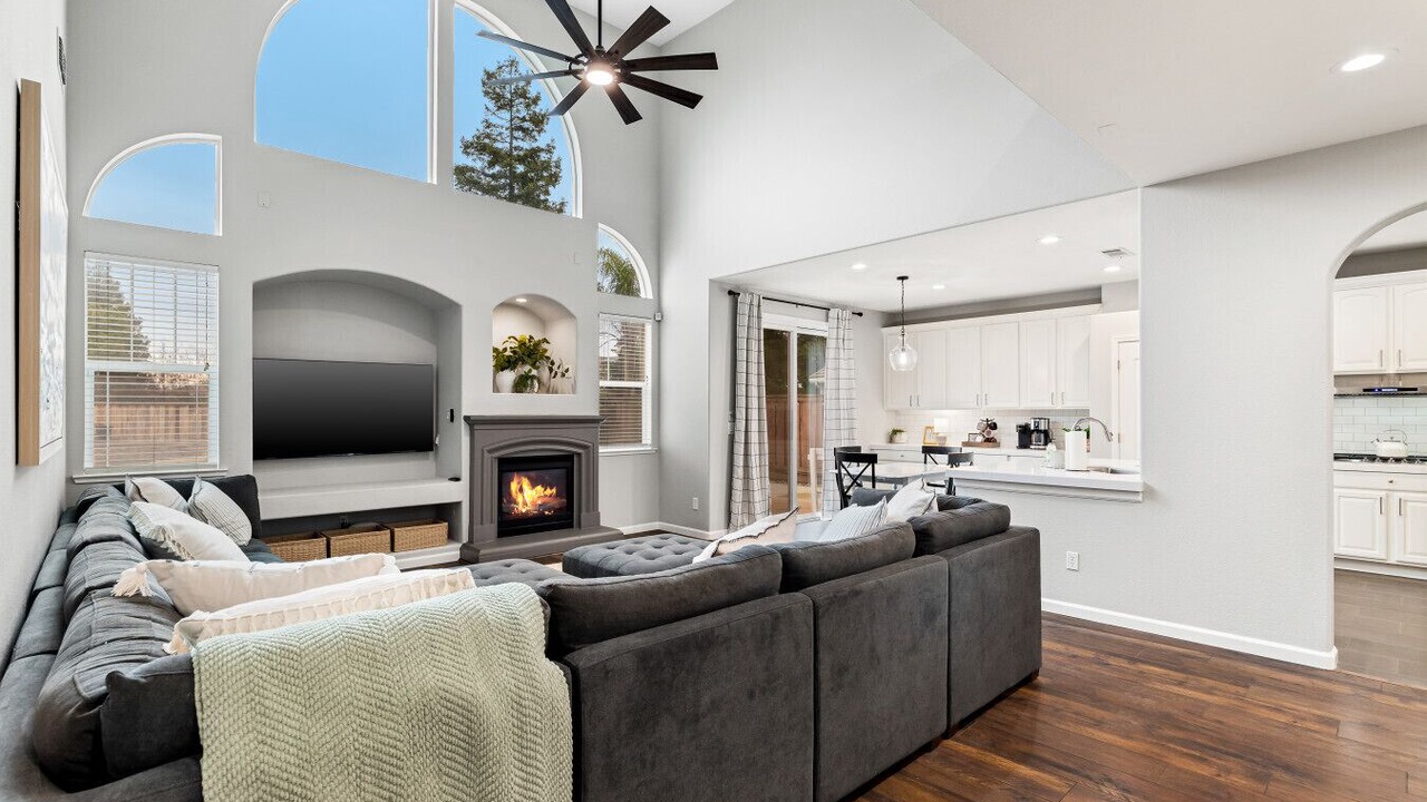 Photo of Livingroom in Oakdale