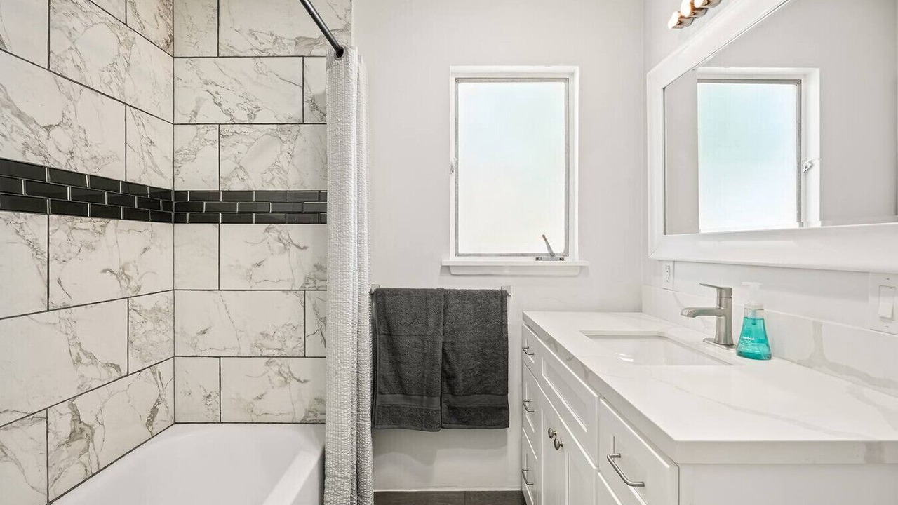 Photo of Bathroom in North Long Beach