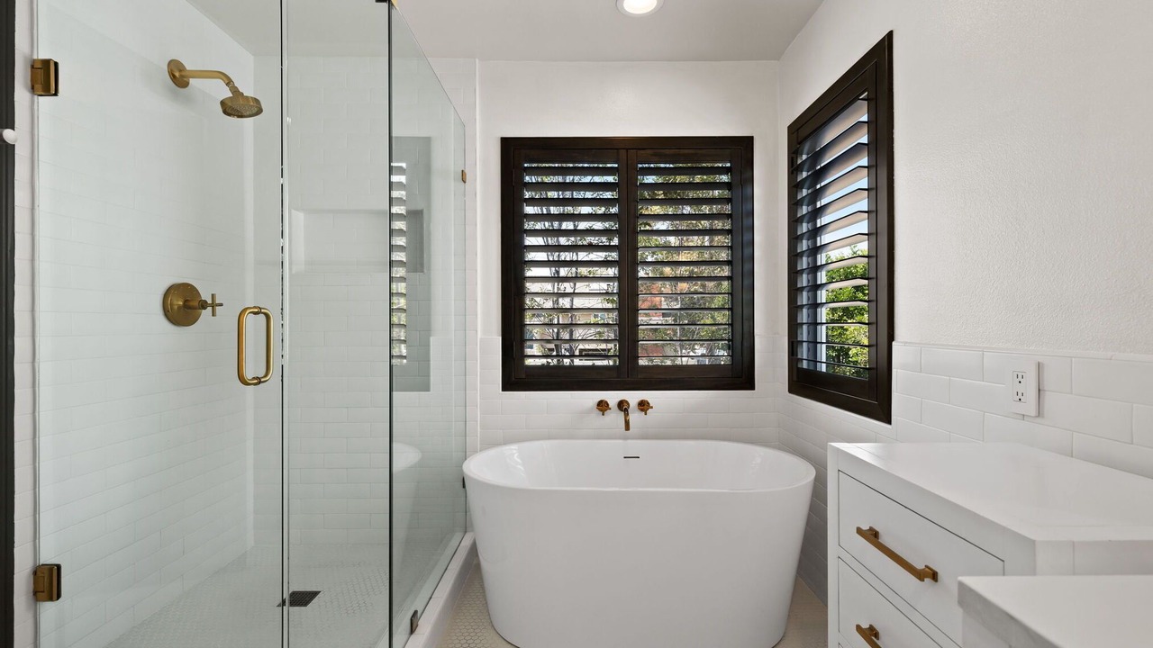 Photo of Bathroom in East Side Costa Mesa