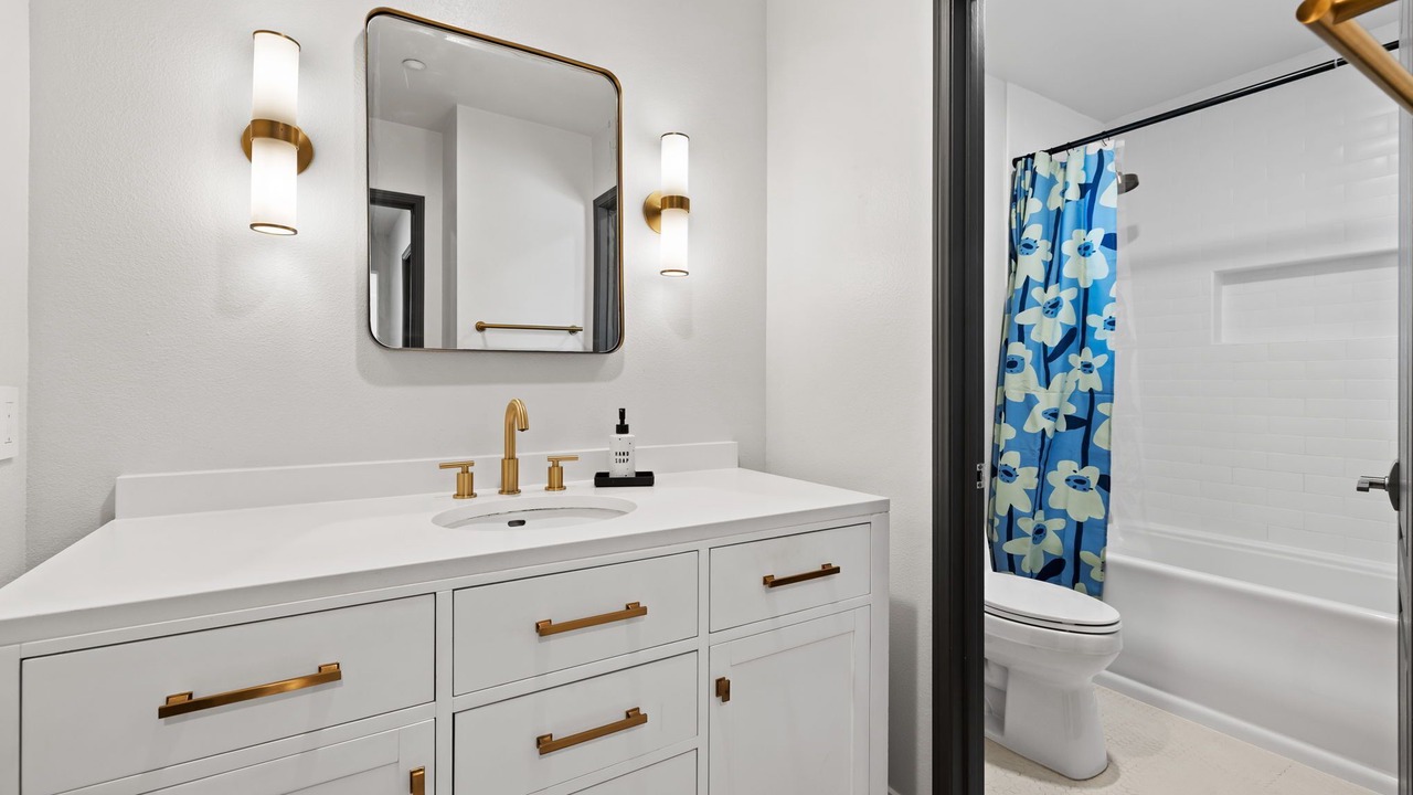 Photo of Bathroom in East Side Costa Mesa