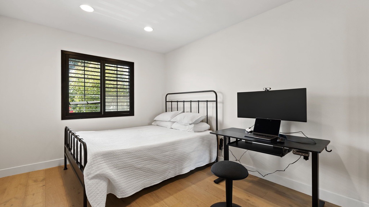 Photo of Bedroom in East Side Costa Mesa