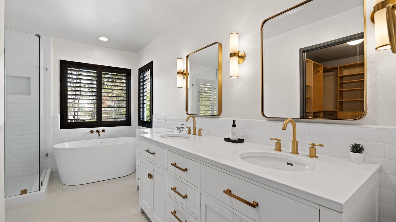 Photo of Bathroom in East Side Costa Mesa