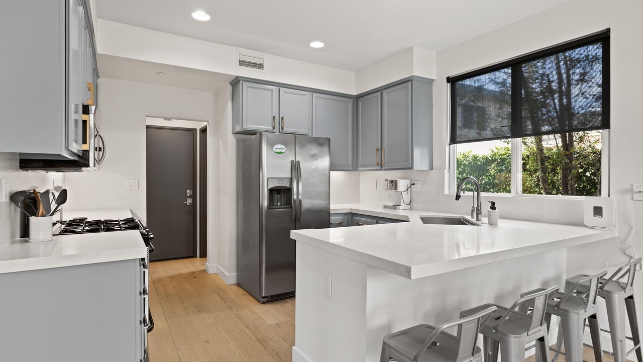 Photo of Kitchen in East Side Costa Mesa