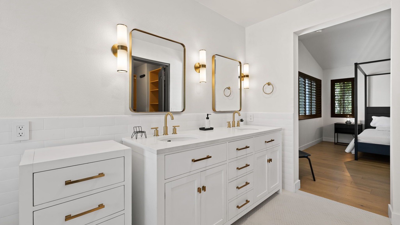 Photo of Bathroom in East Side Costa Mesa