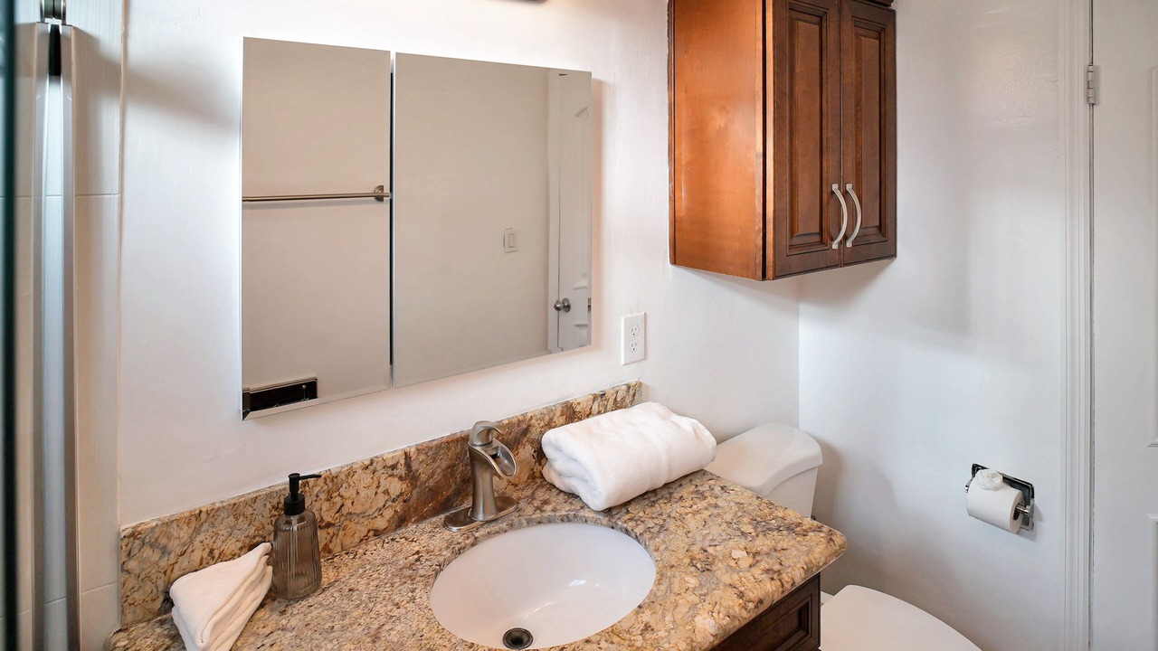 Photo of Bathroom in Baldwin Park