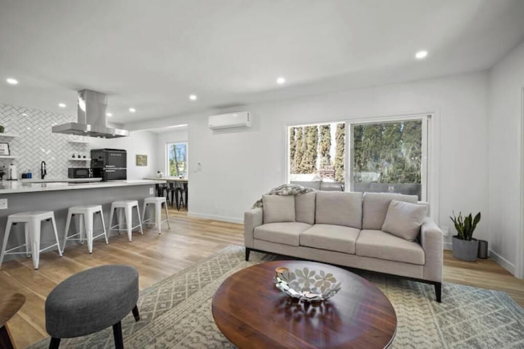 Photo of Livingroom in Pasadena