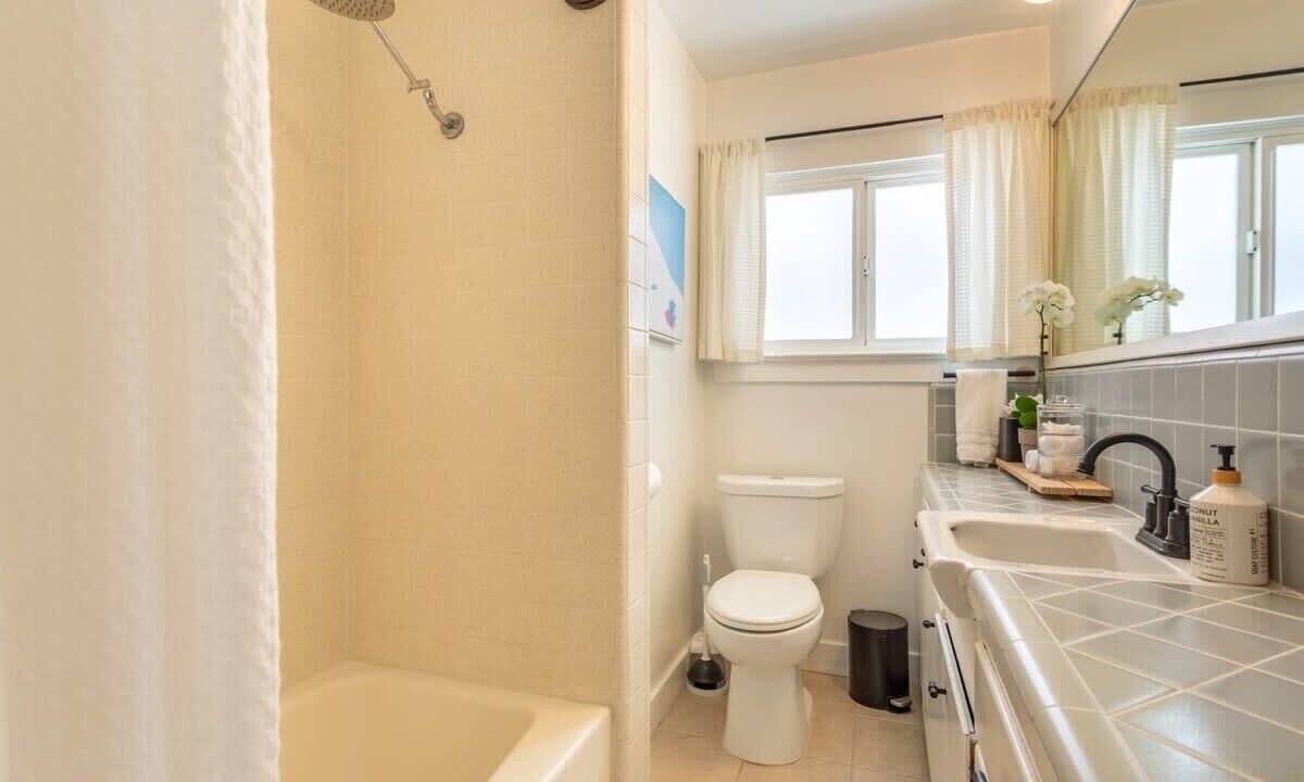 Photo of Bathroom in Hermosa Beach
