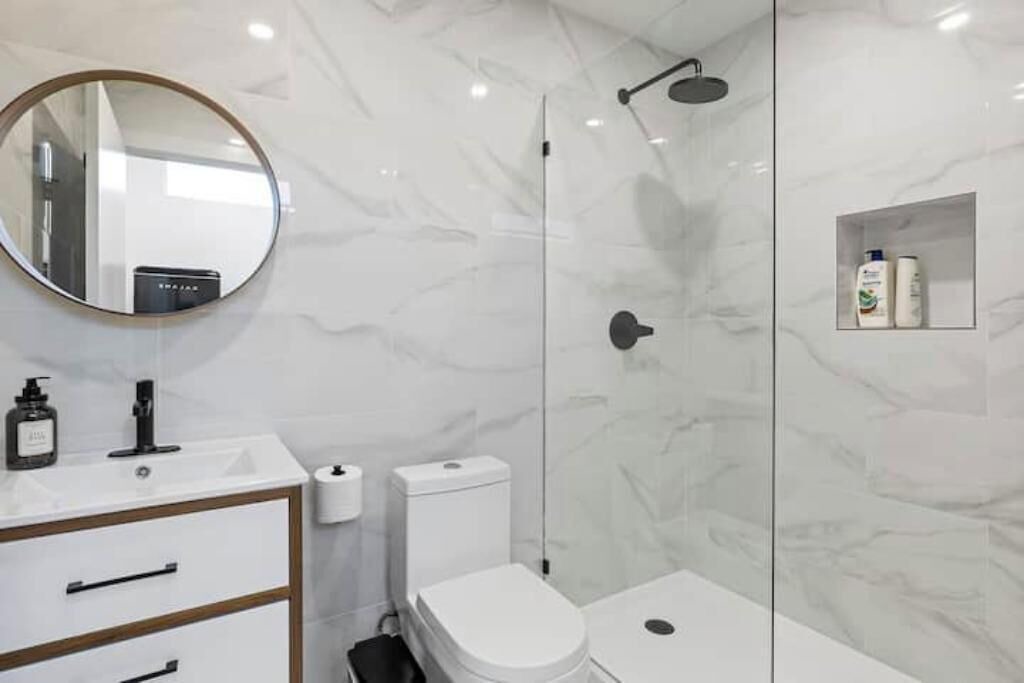 Photo of Bathroom in Los Angeles