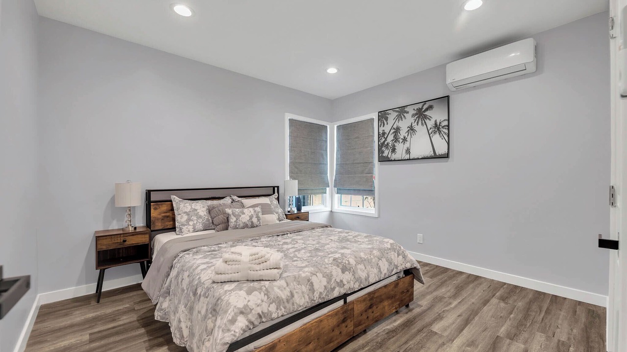 Photo of Bedroom in Inglewood