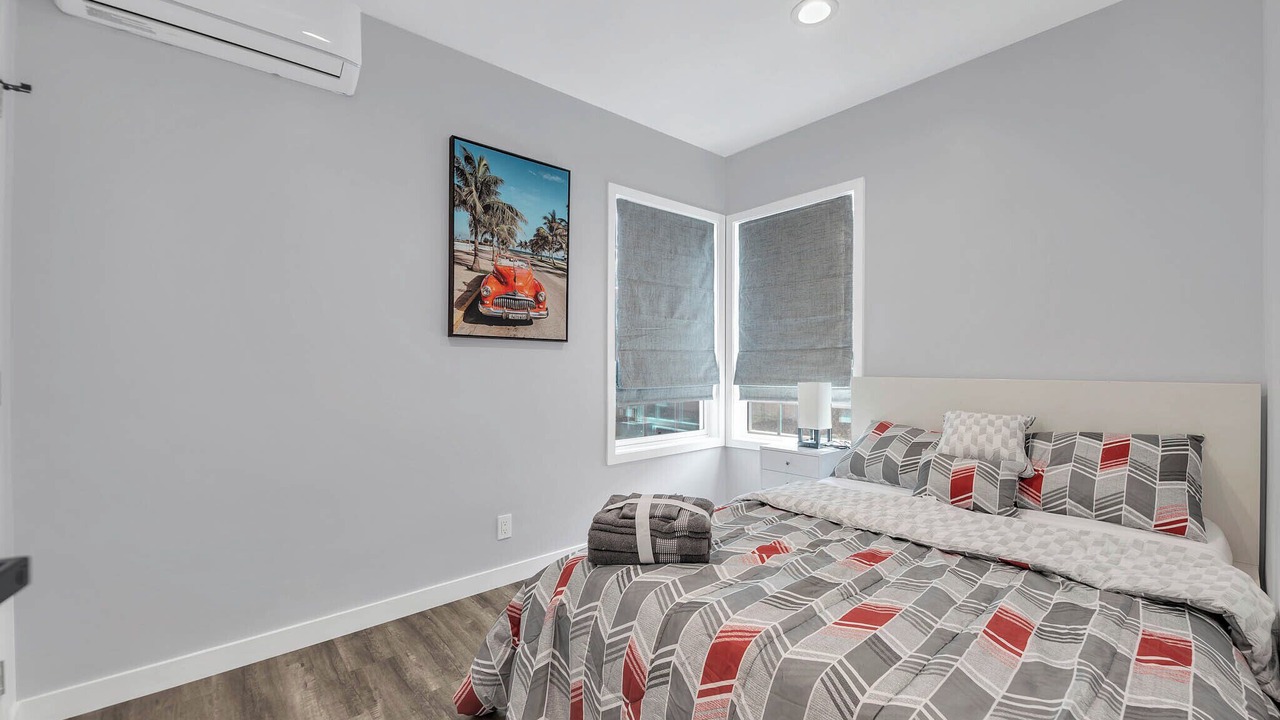 Photo of Bedroom in Inglewood