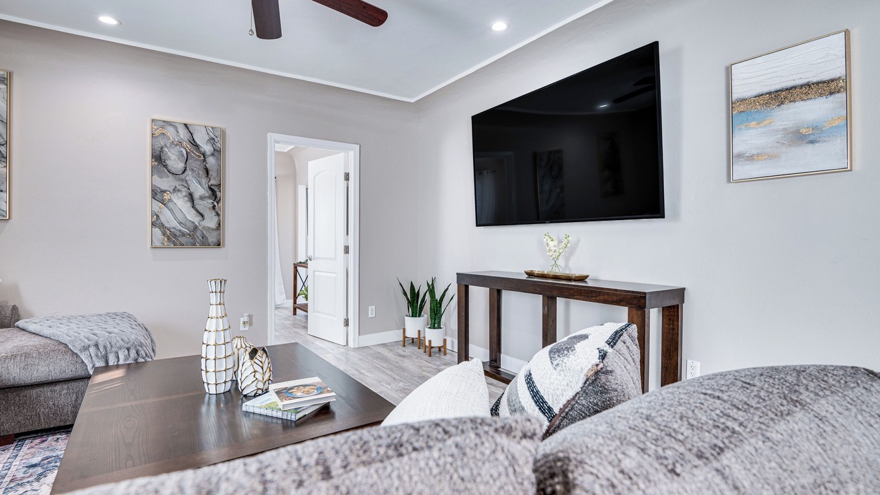 Photo of Livingroom in East Los Angeles