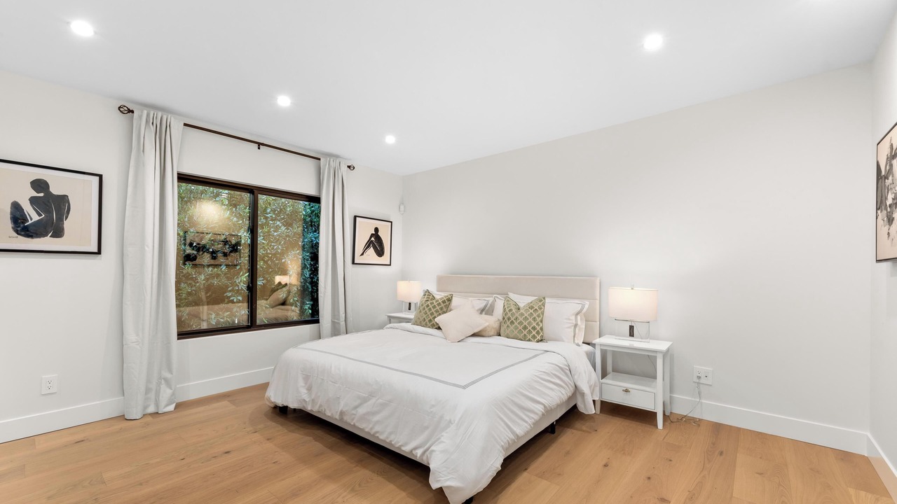Photo of Bedroom in Beverly Grove