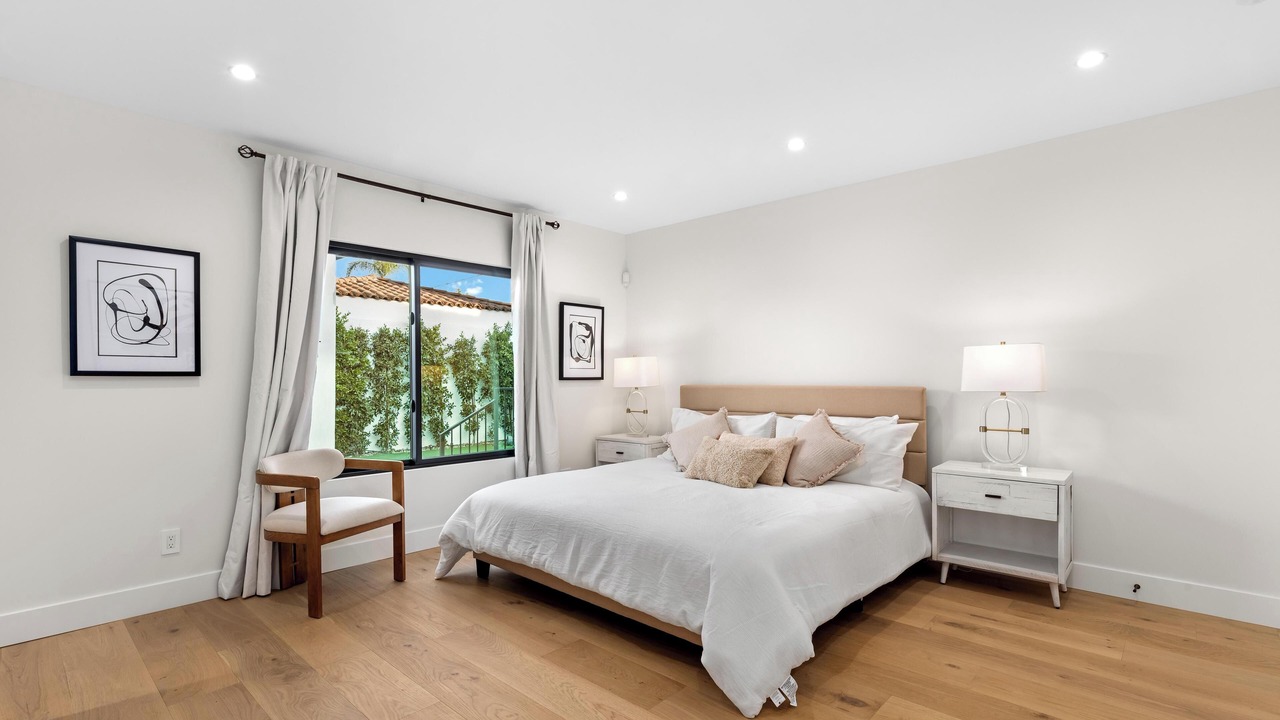 Photo of Bedroom in Beverly Grove