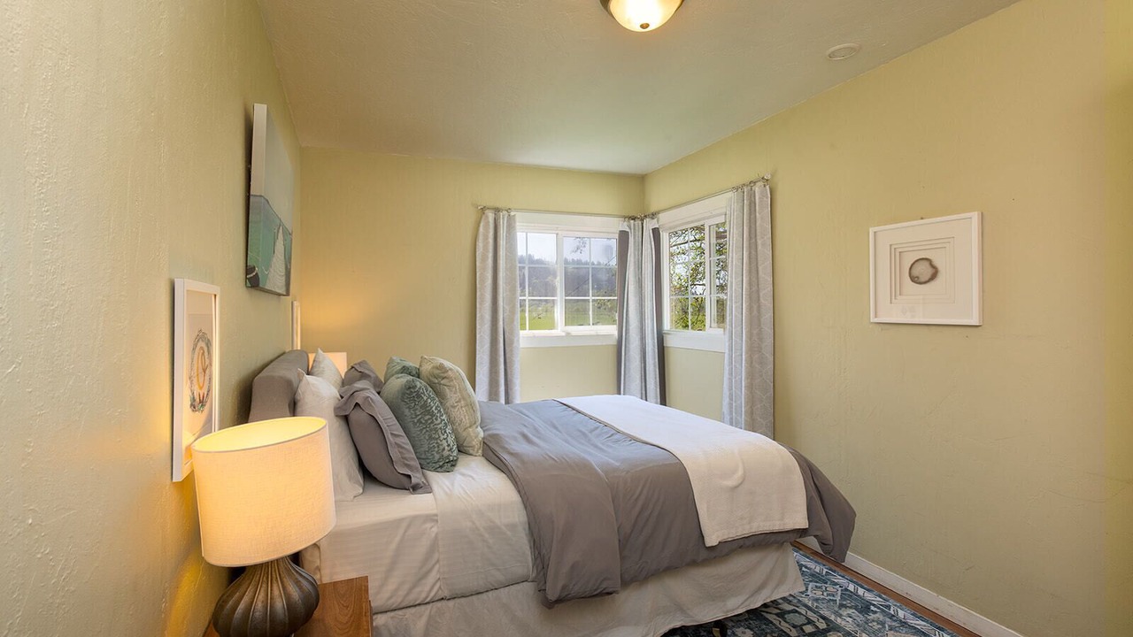Photo of Bedroom in Orick
