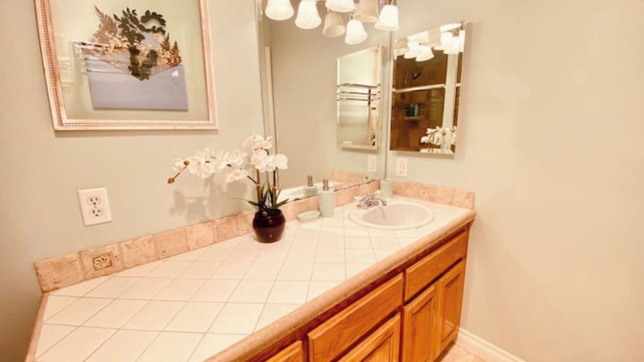 Photo of Bathroom in Estates at Canyon Crest