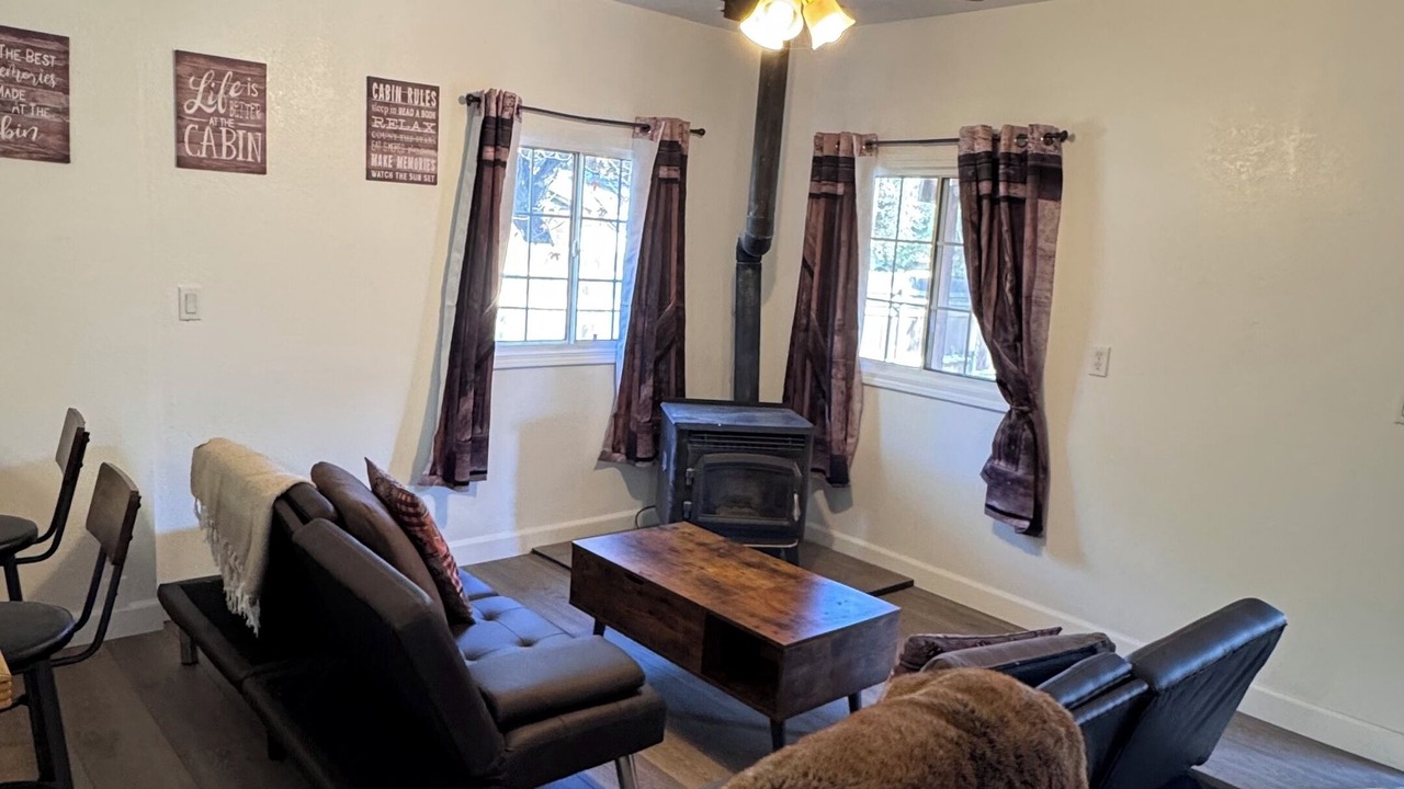 Photo of Livingroom in Guatay