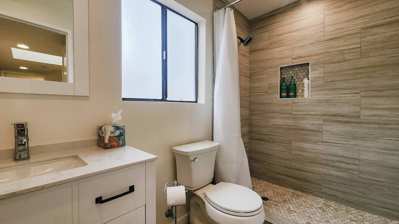 Photo of Bathroom in Gardena