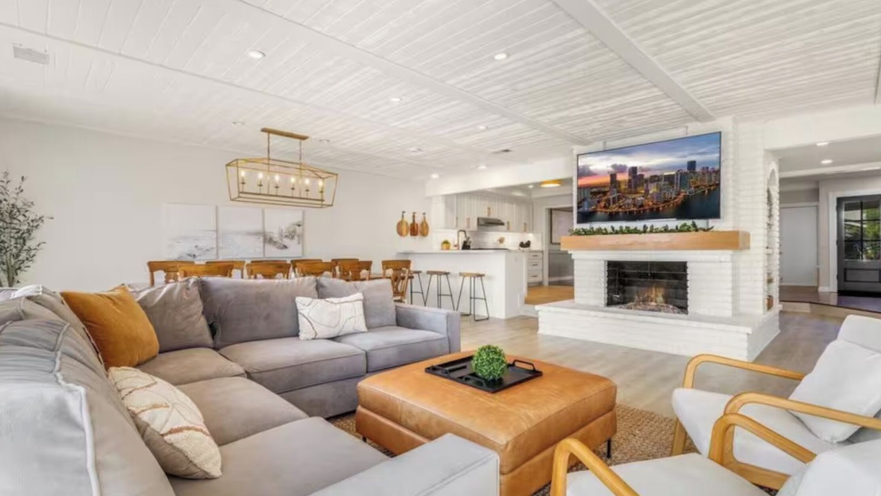 Photo of Livingroom in Channel Islands