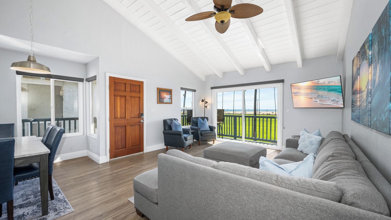 Photo of Livingroom in Newport Beach