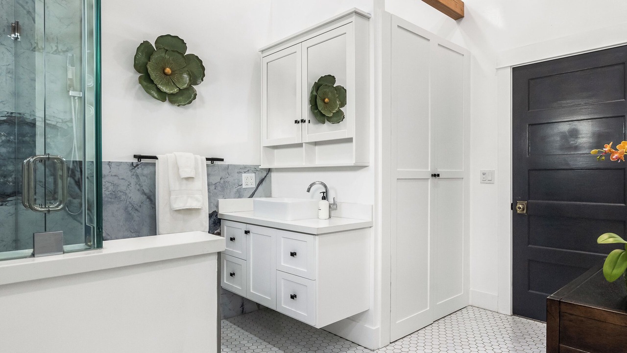 Photo of Bathroom in Hollywood