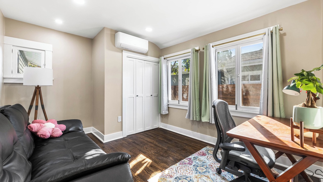 Photo of Livingroom in Hollywood