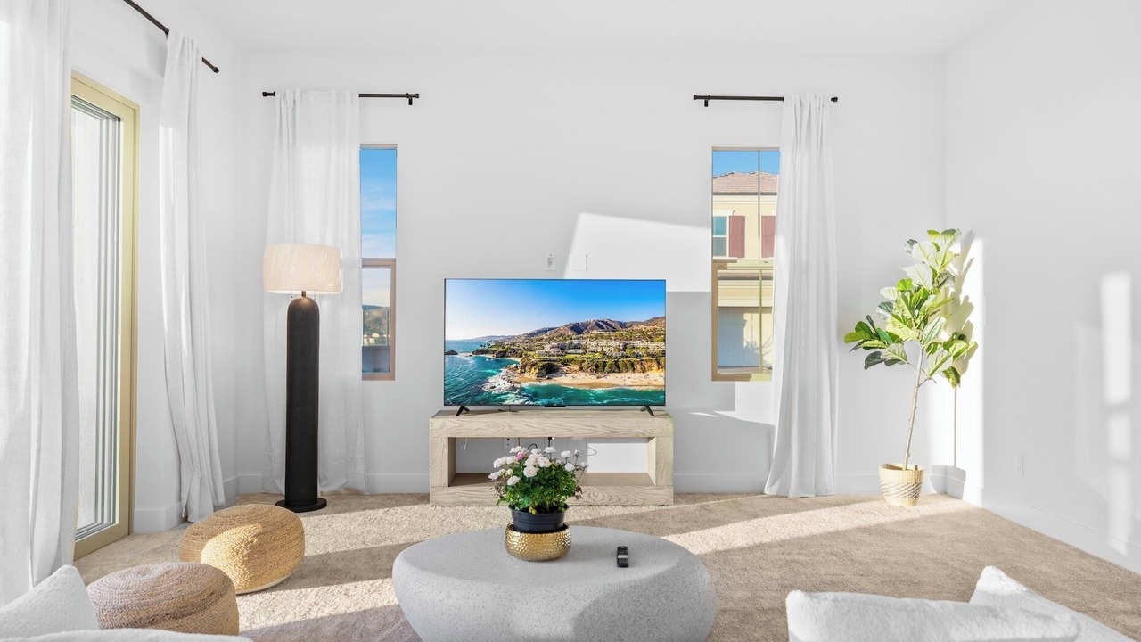 Photo of Livingroom in Portola Springs