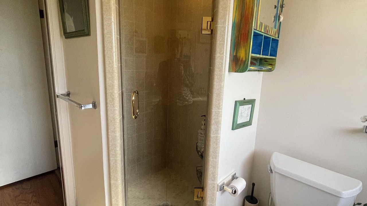 Photo of Bathroom in Vista
