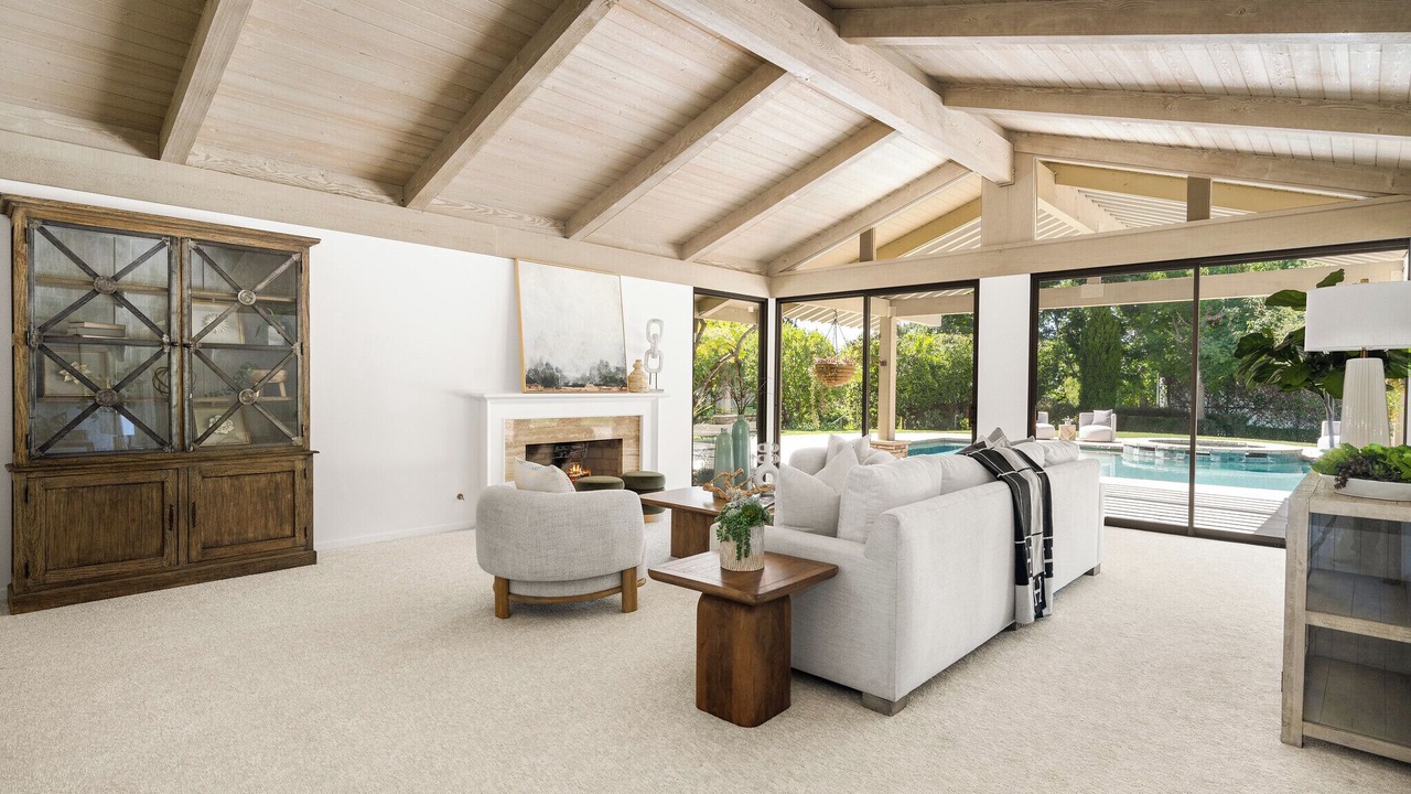 Photo of Livingroom in North Tustin