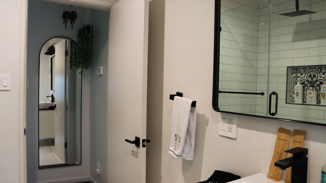 Photo of Bathroom in Los Angeles