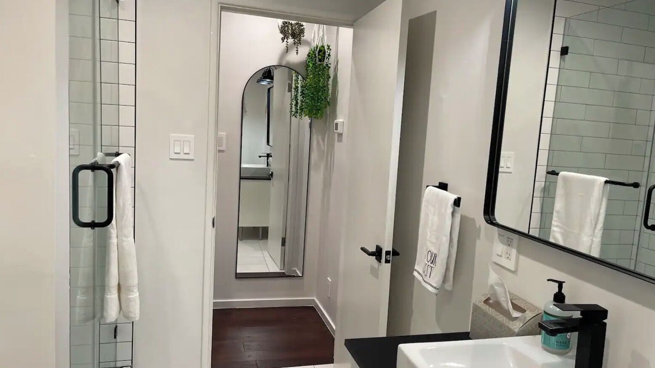Photo of Bathroom in Los Angeles