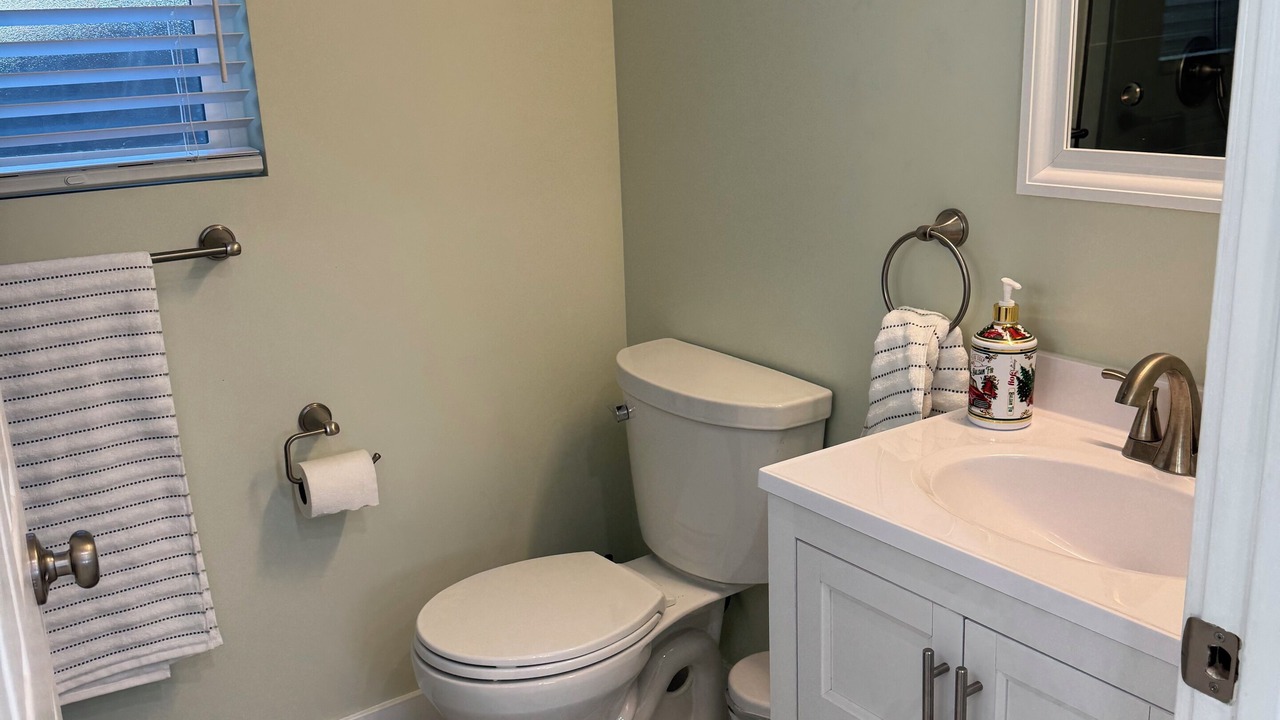 Photo of Bathroom in Northwest Anaheim